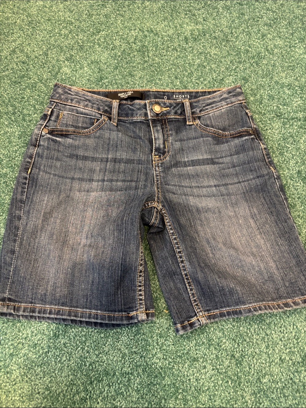 Simply Vera Vera Wang Mid Rise Denim Shorts Medium Wash Size 0